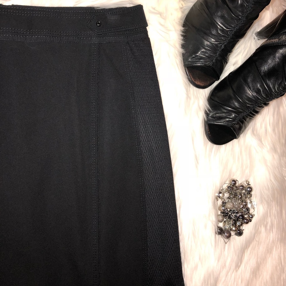 2[White House Black Market]Black pencil skirt. - Picture 5 of 6